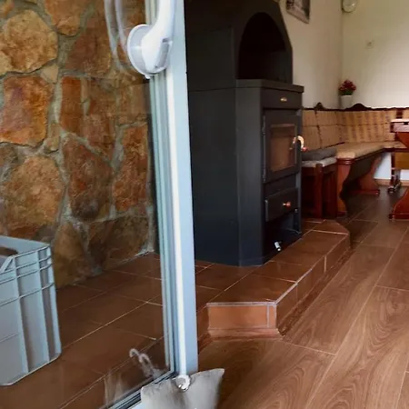 Planinska Kuca Za Odmor Peric Ferienhaus Prozor