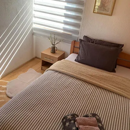 Planinska Kuca Za Odmor Peric Ferienhaus Prozor